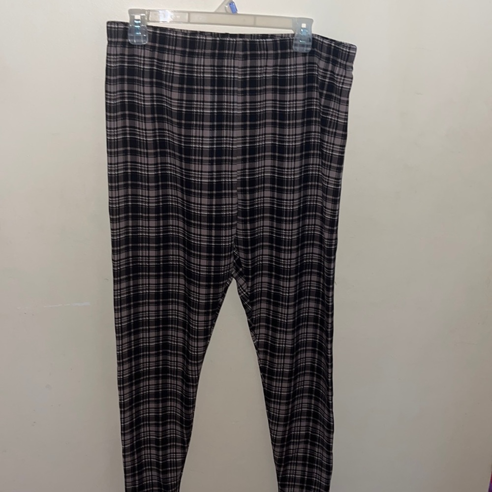 Plaid dress pants. Never worn. From shein